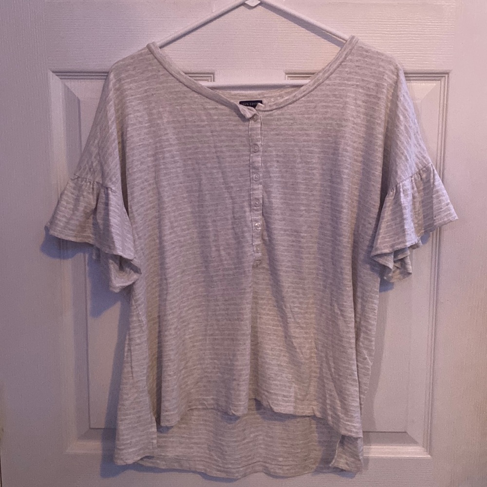 Abercrombie & Fitch Gray/white striped blouse T-shirt